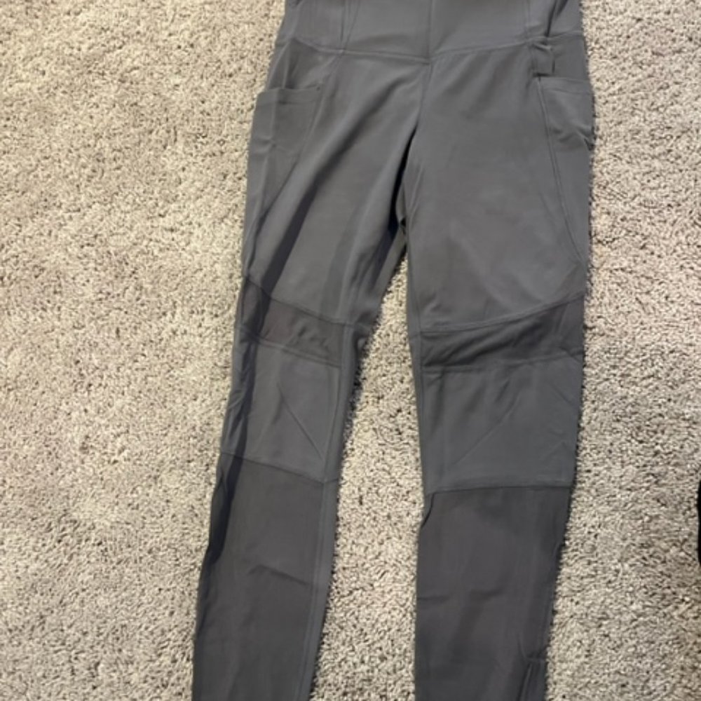 Athleta Salutation Stash Mesh Tight Gray (S)